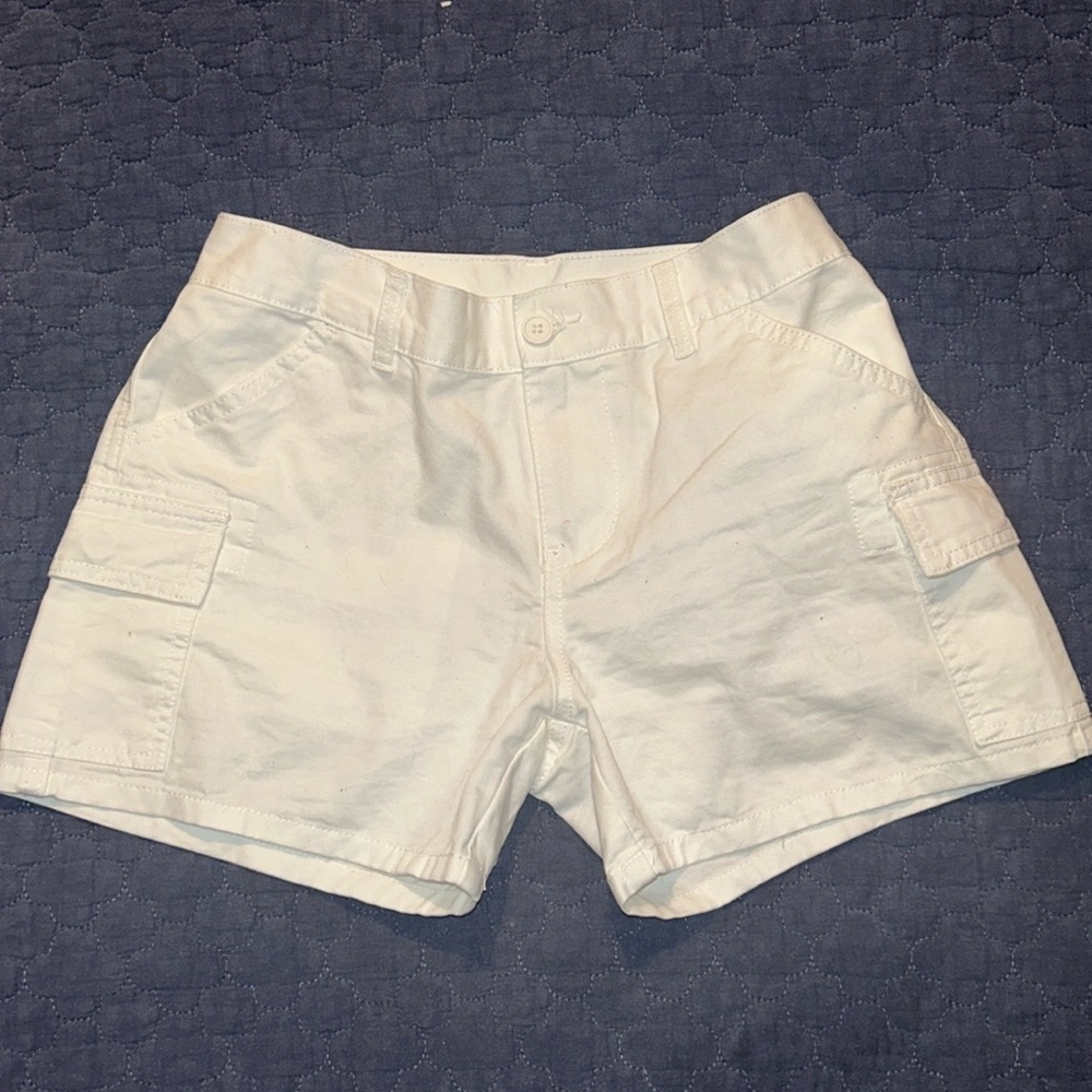 Women’s pack sun, Brandy Melville, white short shorts size small NWOT tags.